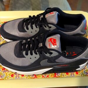 Men's Nike air max shoes size 11